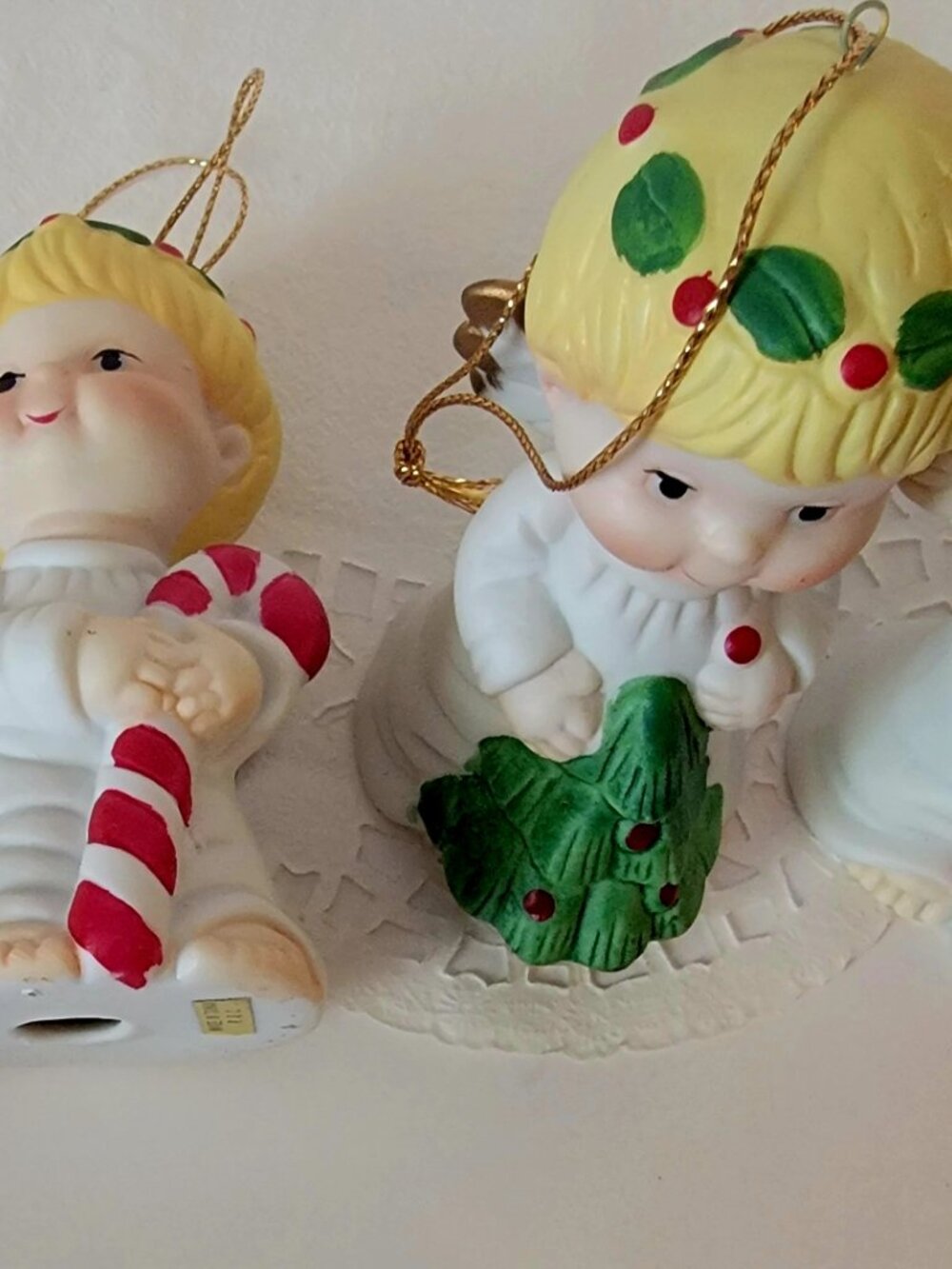 Vintage Bisque Porcelain Angel Figurine Ornaments. Made in Taiwan. Set Of Four - Picture 8 of 9